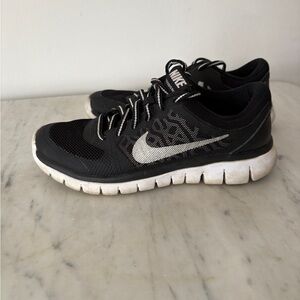 YOUTH Nike Black and White Running Shoes